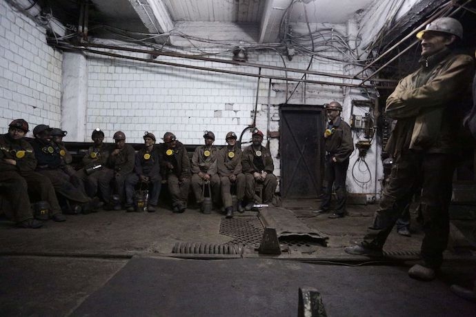 Из-за обстрелов шахта осталась без света: под землей находились 73 работника