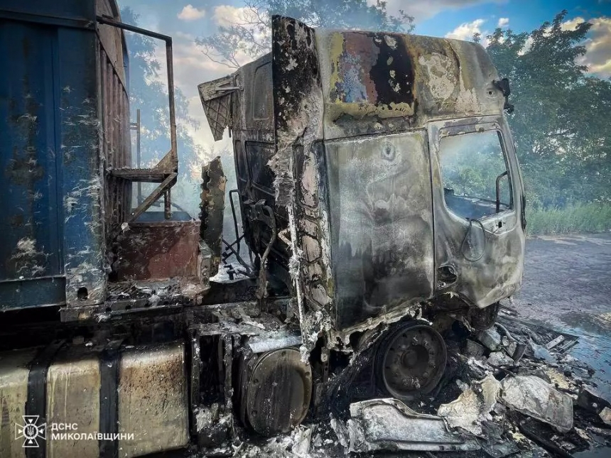 В Николаевской области выжигали стерню - загорелся грузовик