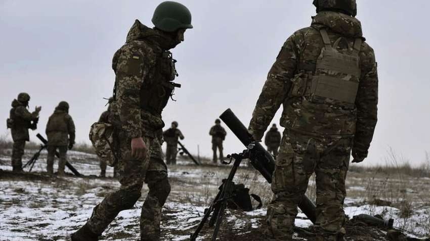 Украина сокращает расходы на военные нужды, - экс-советник президента