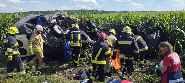 На Рівненщині в ДТП загинули 14 людей: автоцистерна врізалася в мікроавтобус