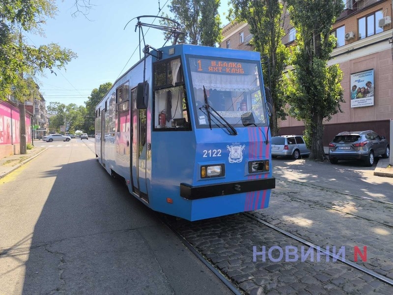 В центре Николаева столкнулись трамвай и два автомобиля