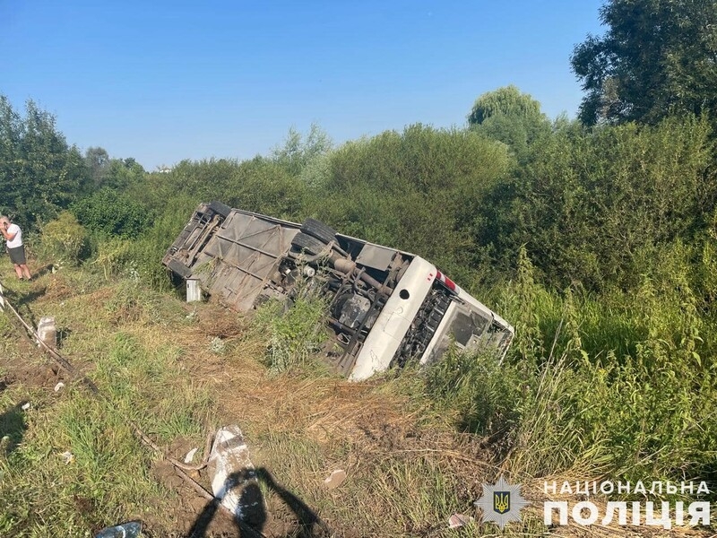 В Тернопольской области перевернулся автобус с паломниками: есть пострадавшие