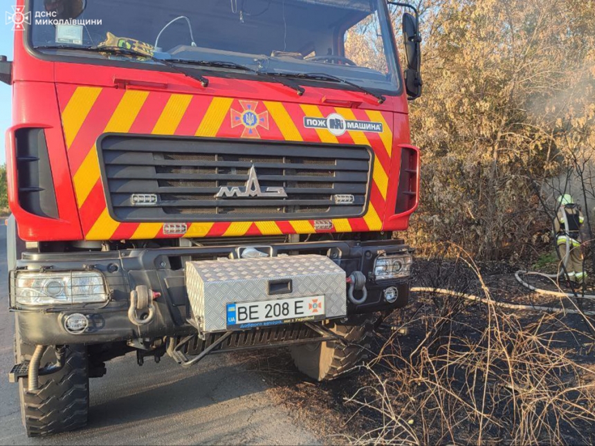 В Николаевской области сбили БПЛА: начался пожар, загорелась сельскохозяйственная техника