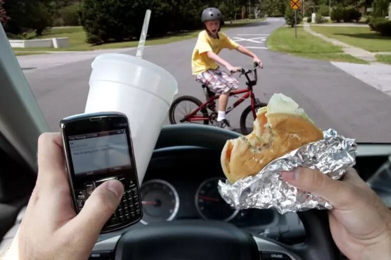 Ученые нашли неожиданный способ заставить водителей не отвлекаться на смартфон за рулем