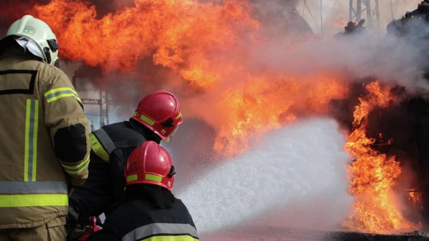 На Миколаївщині врятували чоловіка під час пожежі