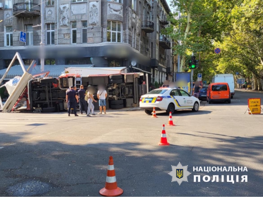 В Одессе авто ГСЧС попало в ДТП с грузовиком: трое пострадавших