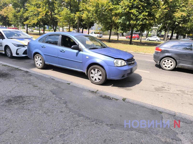 В центре Николаева столкнулись Chevrolet и Mercedes