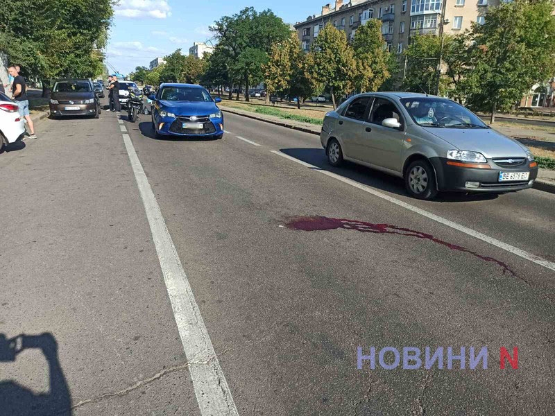В Николаеве мальчик попал под колеса такси: ребенка увезла «скорая»