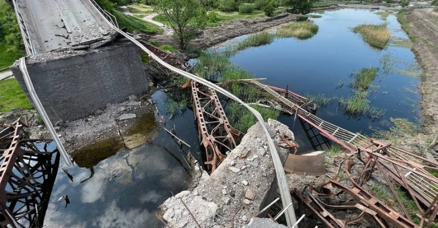 У Вознесенську відновили міст, який був підірваний, щоб зупинити просування ворога у 2022 році