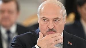 Лукашенко наказав відправити «Іскандери» та РСЗВ на кордон з Україною