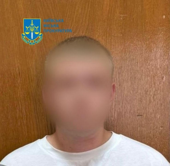 У Києві чоловік за обіцянку 3000 доларів спалив авто військового