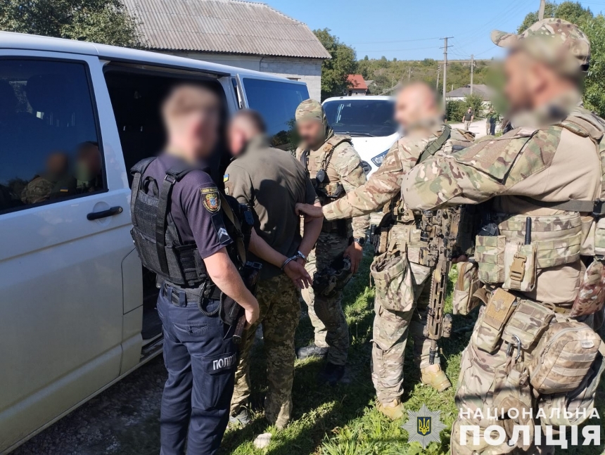 В Тернопольской области мужчина в военной форме открыл огонь по людям