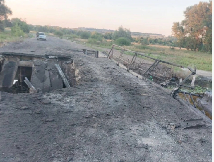 ВСУ повредили мост через реку Сейм в Курской области