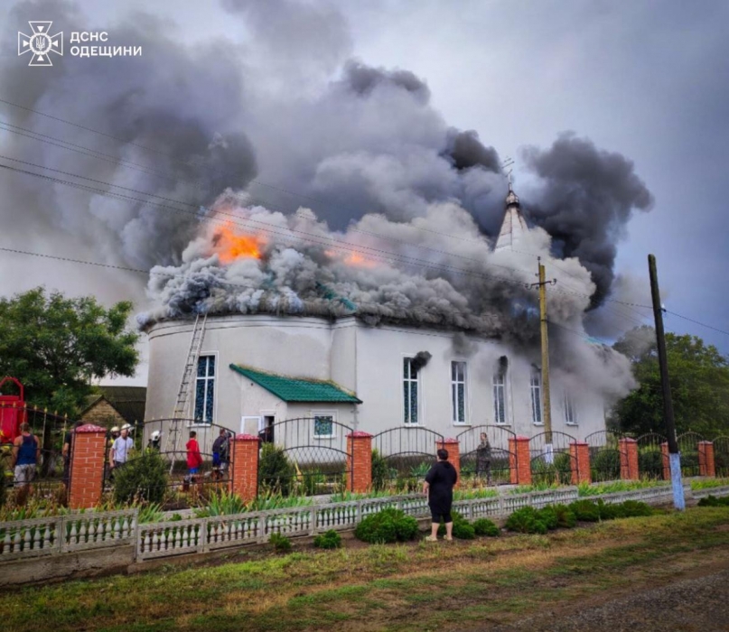 На Одещині вдруге за два дні блискавка вдарила у церкву (фото, відео)