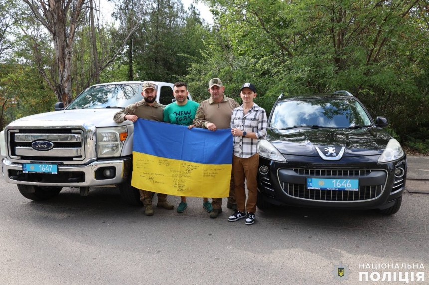 Стрілецькому батальону миколаївської поліції передали два позашляховика