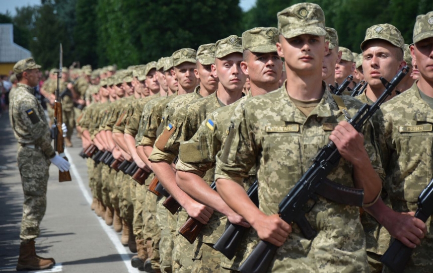 У Польщі проживає близько 300 тисяч українців мобілізаційного віку, - міністр