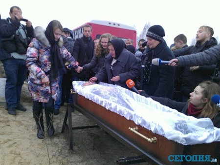 Стрелка из "Каравана" похоронили на Северном кладбище Киева