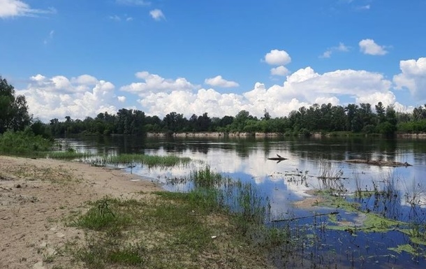 У Десні поблизу Києва рівень води впав до критичного мінімуму