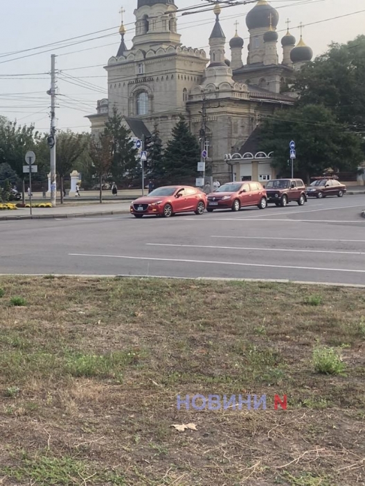 Хвилина мовчання у Миколаєві: масова зупинка транспорту не відбулася (відео)