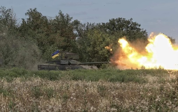 Ворог атакує на дев'яти напрямках - Генштаб