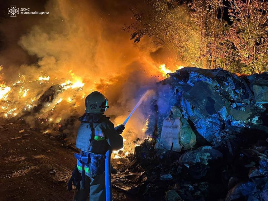 У Миколаєві за добу сталося три пожежі: горіли автомобіль, сухостії та сміття