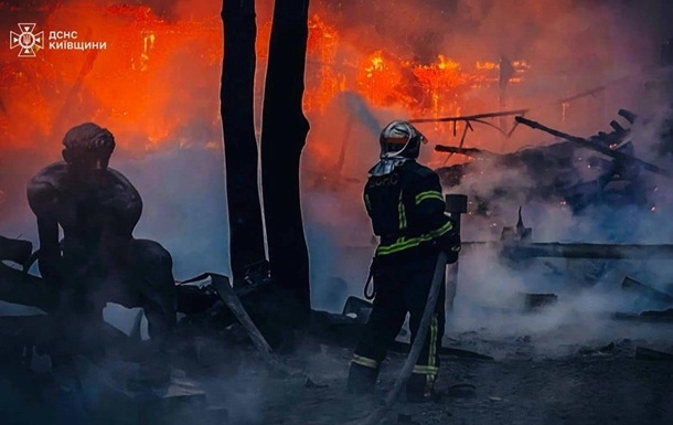 Під Києвом сталася пожежа у ресторанному комплексі