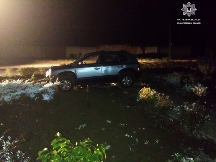 В Николаеве Hyundai врезался в бордюр: уровень алкоголя в крови водителя был в 11 раз выше допустимого