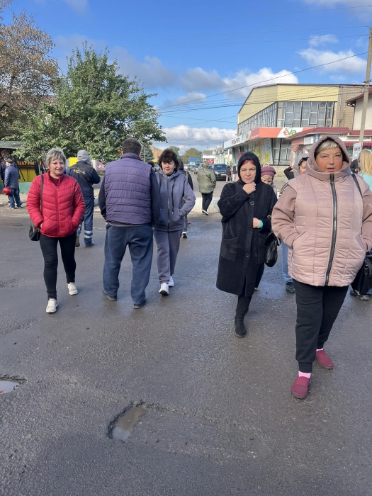 Перекрили дорогу, якої немає: на Миколаївщині мешканці блокували трасу (відео)