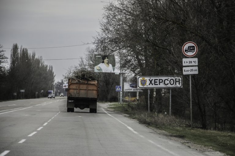 Армія РФ атакувала Херсон із БПЛА: постраждали медики