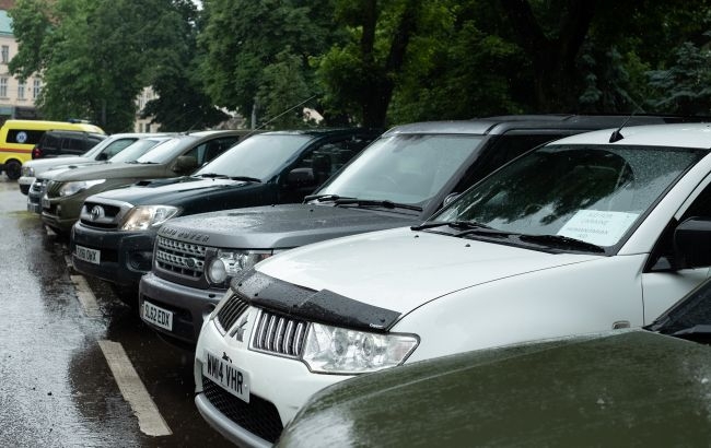 В Україні запровадили облік авто, які ввозять як гумдопомогу військовим