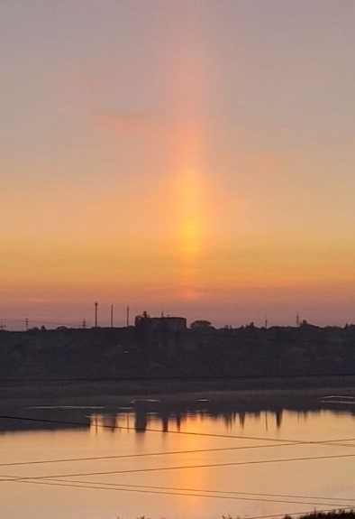 Сегодня утром в небе Николаева наблюдали «световой столб» (фото)