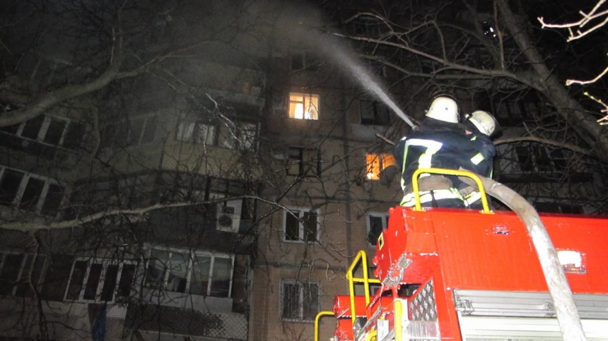 У Миколаєві горіли балкони у багатоповерхівках