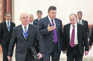 Президент Янукович впервые заявил, что без интеграции в Таможенный союз Украина не выживет