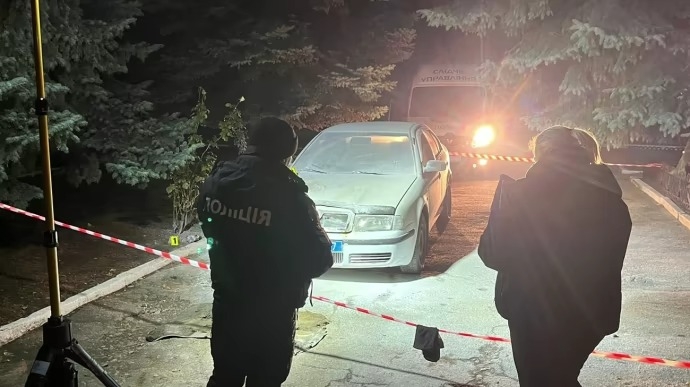 На Миколаївщині учні ліцею підпалили авто поліції: їх відправили під домашній арешт