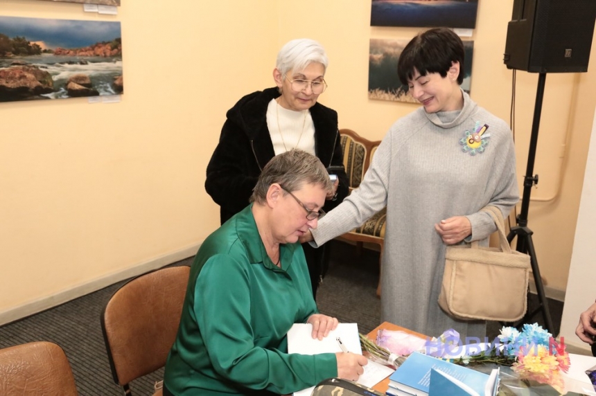 Життя як уламки скла: пройшла презентація щоденників прифронтового Миколаєва (фото, відео)