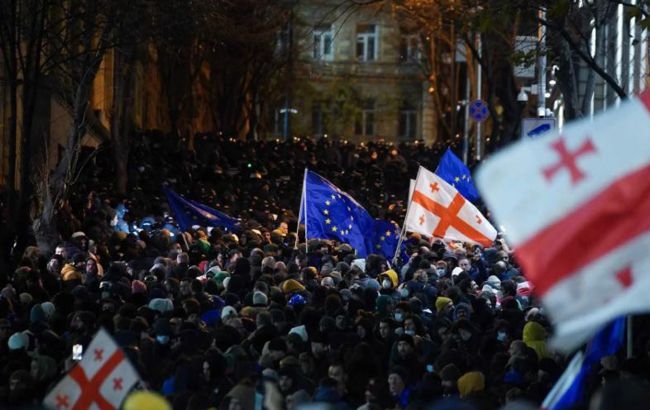 У Тбілісі спецназ знову жорстко розганяє акцію протесту