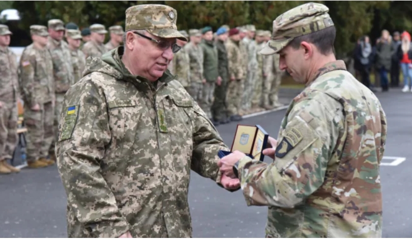 Звільнили начальника Національної академії сухопутних військ, який знущався з курсантів