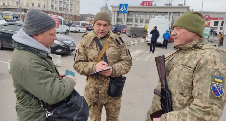 Українці розповіли, наскільки довіряють працівникам ТЦК