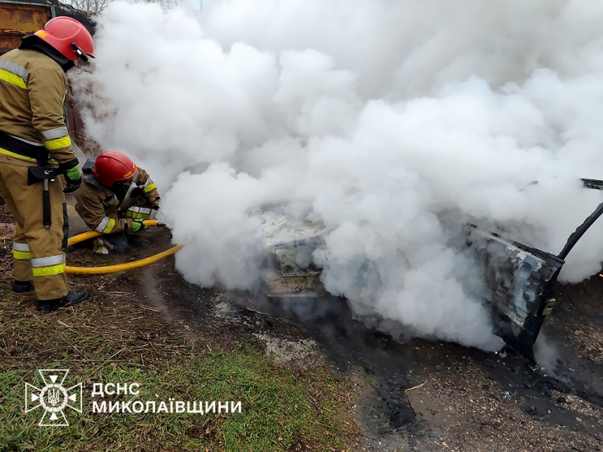 В Первомайске горел "Ауди"