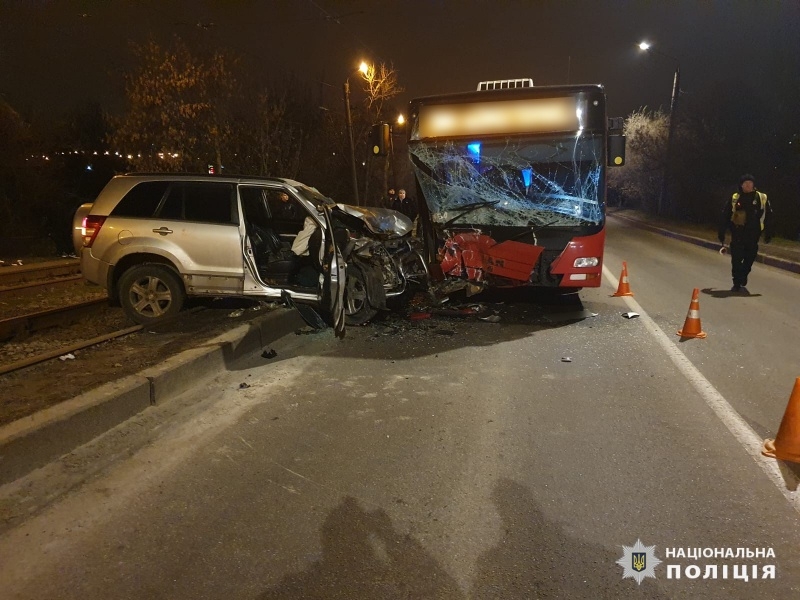 В Харькове произошло ДТП с автобусом: много пострадавших