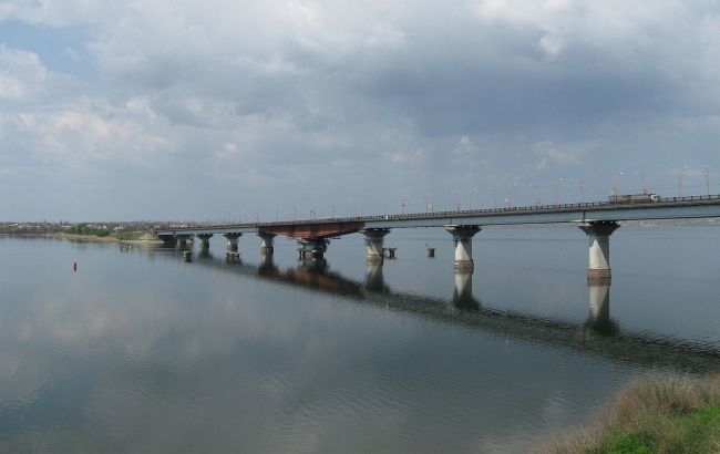 1800 тонн олії в акваторії Миколаєва: у Мінприроди назвали суму збитків