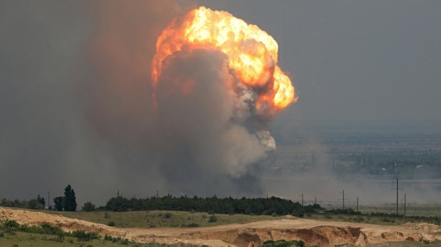 Под Снигиревкой взрывы: подрывали боеприпасы