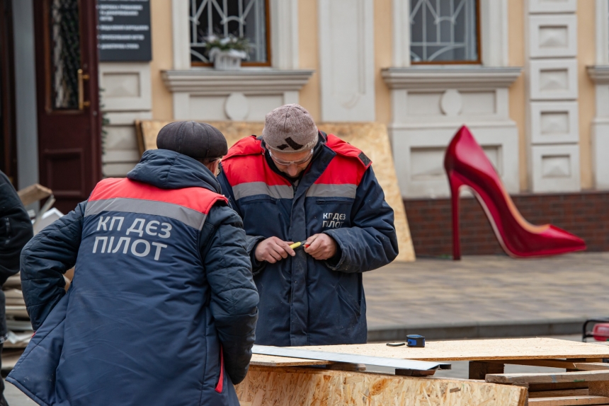 Фотограф показал кадры последствий атаки на Николаев