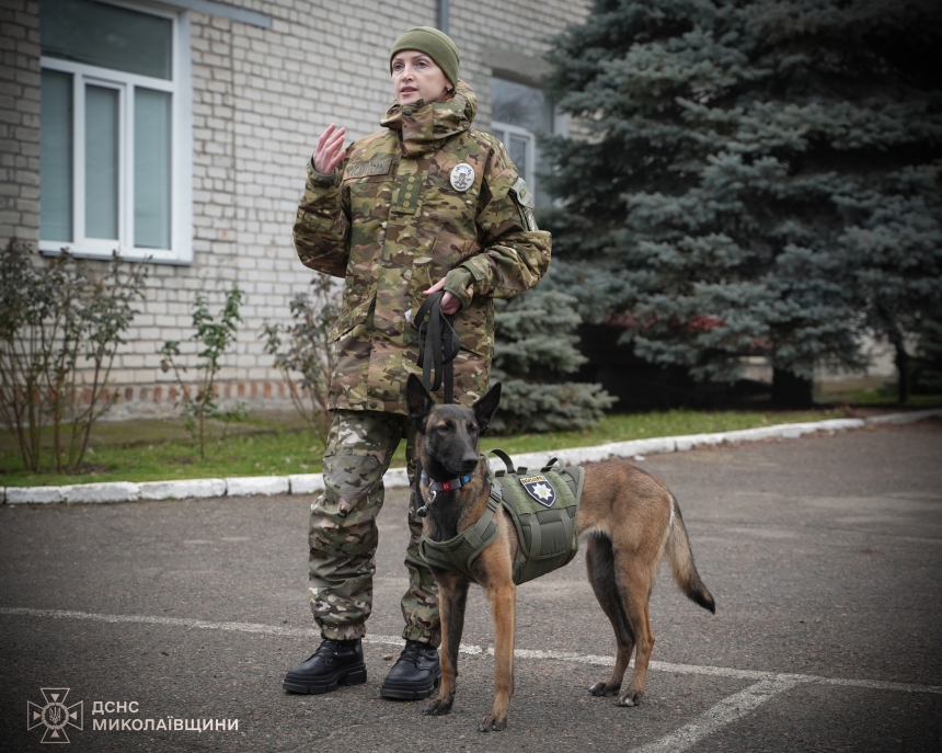 Дітей співробітників ДСНС та поліції Миколаївщини познайомили з «чотириногими терапевтами»