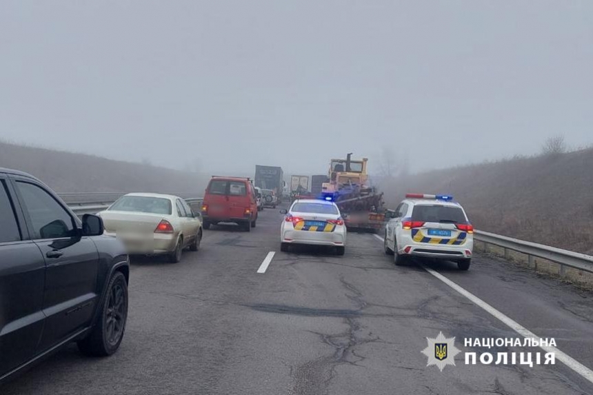 В Черкасской области произошло массовое ДТП на трассе