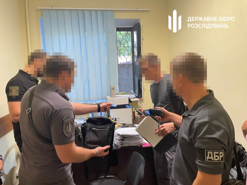 У Запоріжжі правоохоронці вкрали у померлого пенсіонера майже 800 тисяч