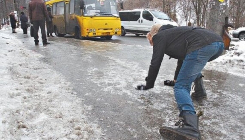 В Николаеве и области сегодня на дорогах гололед