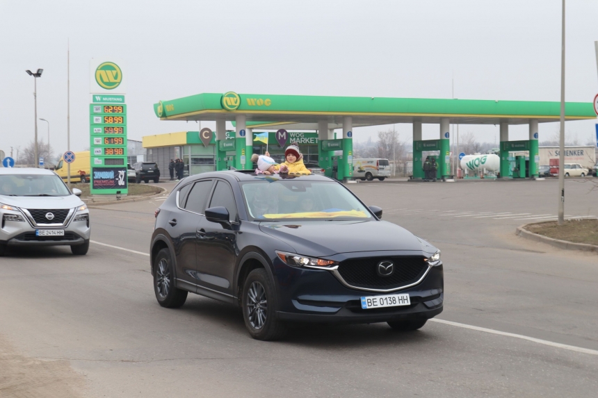 Жителі Вознесенська організували автопробіг на підтримку військовополонених та зниклих безвісти (фото)