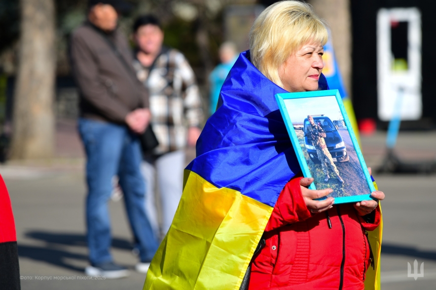 Николаевцам напомнили о важности ежедневной минуты молчания (фото)