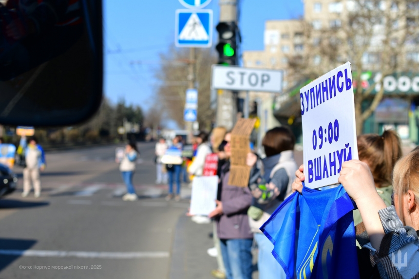 Николаевцам напомнили о важности ежедневной минуты молчания (фото)